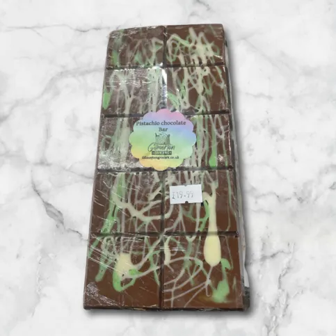 Big xxl Dubai viral pistachio chocolate bar