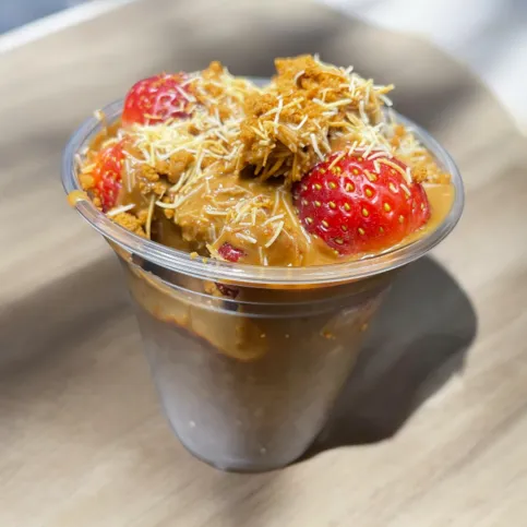 Biscoff katafi & strawberry pot