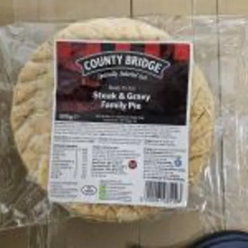 County Bridge Steak & Gravy Family Pie 500g