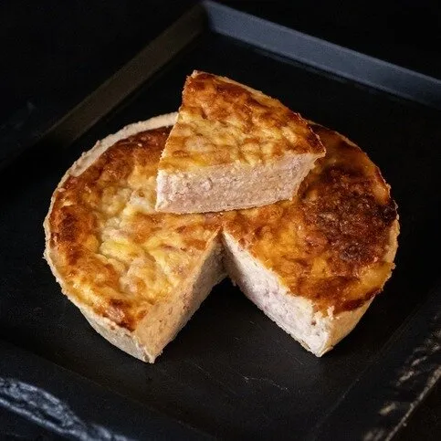 MEDIUM CHEESE & ONION QUICHE 475G