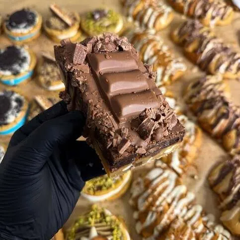 Baked House - Galaxy Caramel Brownie