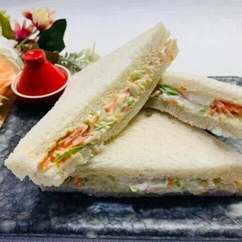 Cheese & Coleslaw Sandwich