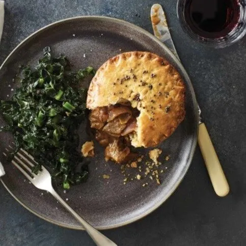 Classic Steak & Ale Pie (1) NR ITEM