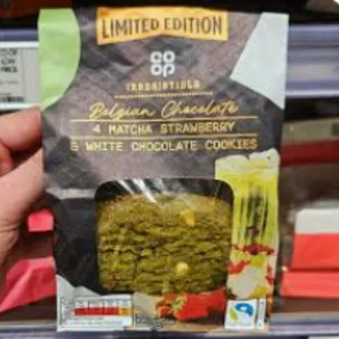 CO-OP IRR MATCHA STRAWBERRY & WHITE CHOCOLAT COOKIE 4PK 4S