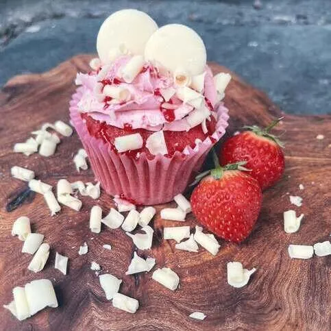 Ferns Cake- Strawberry