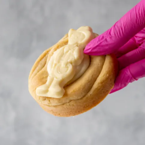 Milky Bar Deluxe Cookie 