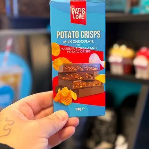 POTATO CHIPS & HAZELNUT CREAM MILK CHOC BAR 100G