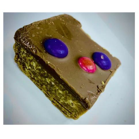 Smarties Crispy Slice