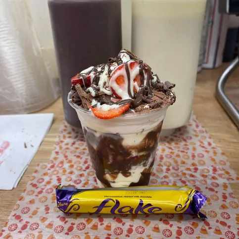 Strawberry & Flake Ice Cream