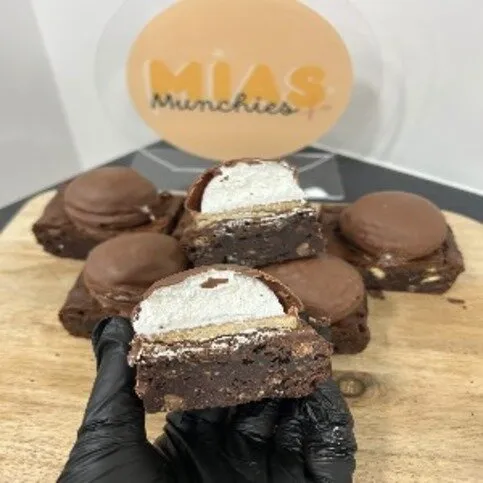 Tray Bake Brownies (Choose Your Flavour)