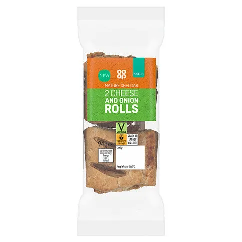 Co-op 2 Mature Cheddar Cheese and Onion Rolls 94g
